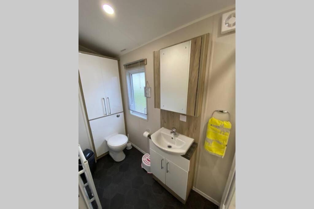 Glade Lodge- North Devon Coast, Bideford Bay Caravan Park Екстериор снимка