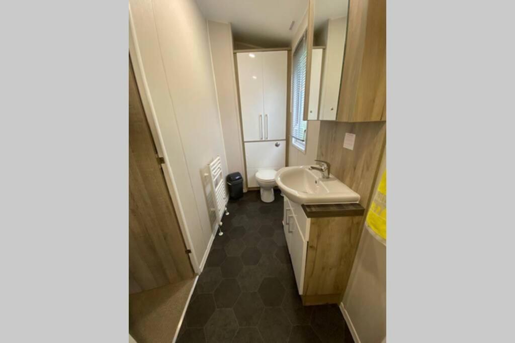 Glade Lodge- North Devon Coast, Bideford Bay Caravan Park Екстериор снимка